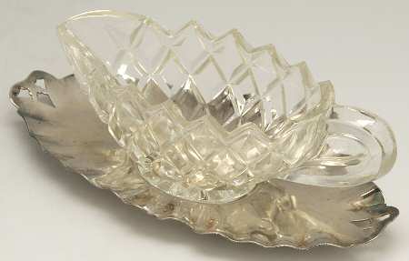 Silverplate Hollowware Plated Sauce Boat with Underplate