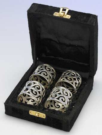 Silverplate Hollowware Napkin Ring - Set of 4 with Case