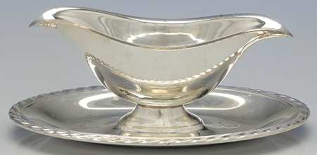 Silverplate Hollowware Sauce Boat W/Attached Underplate