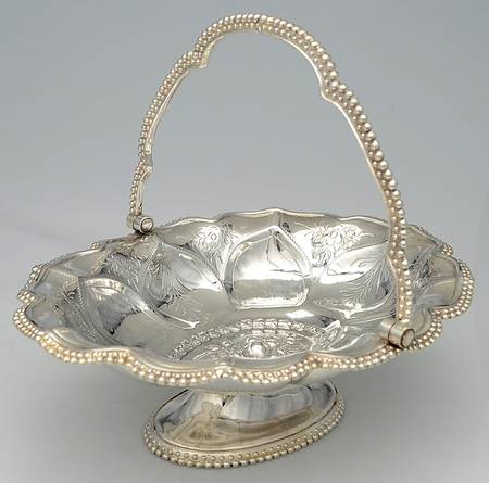 Silverplate Hollowware 11" Oval Handled Pedestal Basket