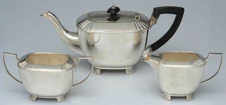 England Silverplate Hollowware 3 Piece Tea Set (PTP, PCR, PSU)