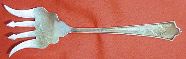 UNF983 (Sterling) Large Solid Tined Sardine Serving Fork