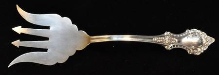 UNF745 (Sterling, 1899) Large Solid Tined Sardine Serving Fork