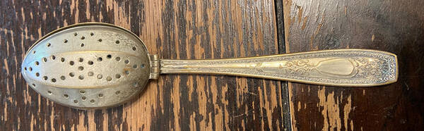 UNF1897 (Silverplate) Solid Individual Tea Ball Spoon