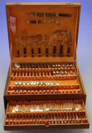 Bronzeware w/Rosewood Handle 143 Piece Flatware Set/Serving & Place
