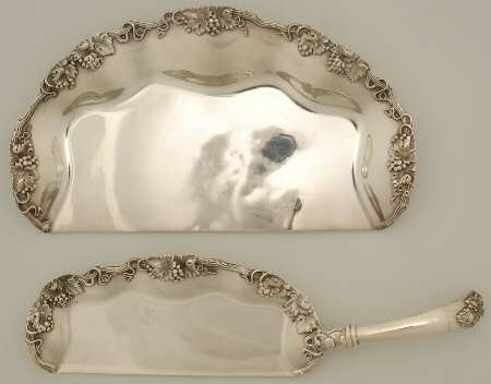 29-051 (Silverplate, Hollowware) Crumber & Crumb Knife Set