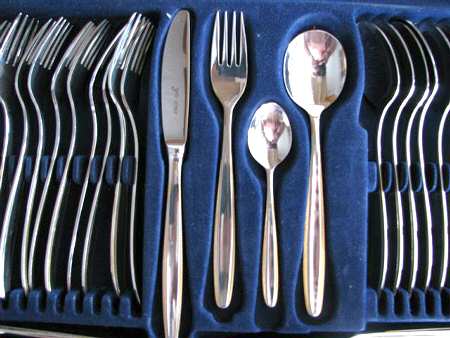 UNF1993 (Stainless, Gold Accent) Fork