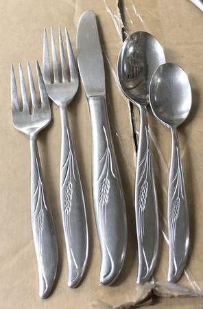 UNF747 (Stainless) Fork