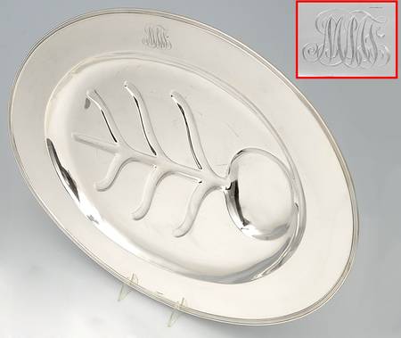 09540 (Sterling, Hollowware) 22" Oval Footed Platter with Well