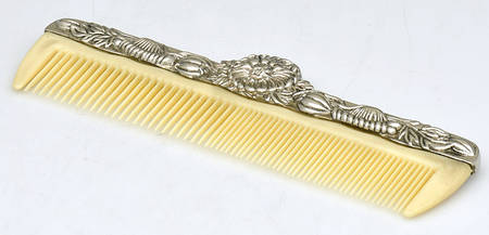 UNH29 (Silverplate, Hollowware) Comb