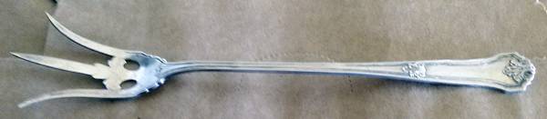 Corinthian (Sterling, 1911) Large Lettuce Serving Fork