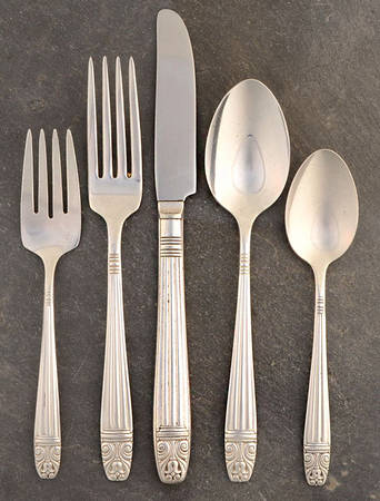 Danish Queen (Sears-Roebuck, Silverplate, 1944) 5 Piece Place Setting