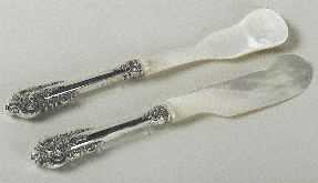 Grande Baroque (Sterling, 1941) 2-Piece Caviar Set (Pearl Scoop and Spreader)