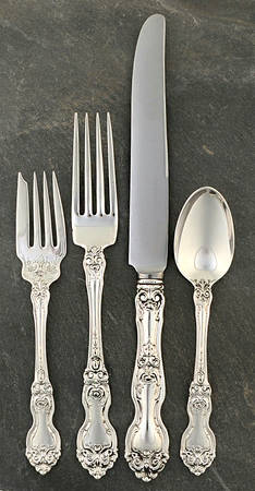 La Reine (Sterling, 1921, No Monograms) 4 Piece Dinner Size Setting