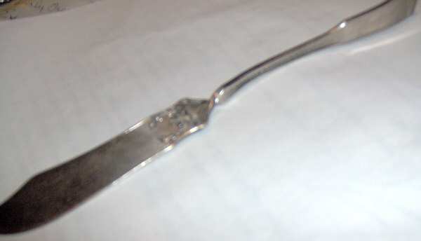 Laurel (Silverplate, 1910) Flat Twisted Handle Master Butter Knife