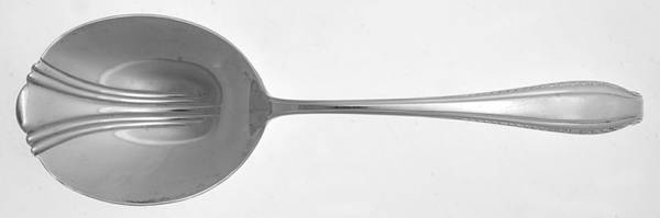 Rembrandt (Sterling, 1938, No Monograms) Large Solid Berry/Casserole Spoon