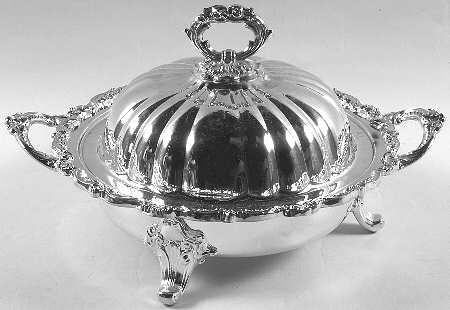 Royal English (Silverplate, Hollowware) Plated Round Covered Vegetable Bowl
