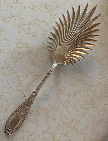 Arabesque (Sterling, 1875) Solid Macaroni Server