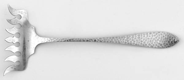 Hammered (Sterling, 1925) Large Solid Tined Sardine Serving Fork