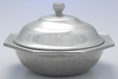 Colonial (Armetale, Hollowware) 2 Quart Round Covered Casserole