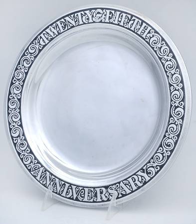 Armetale Hollowware (Non-Silver) 10" 25th Anniversary Round Tray