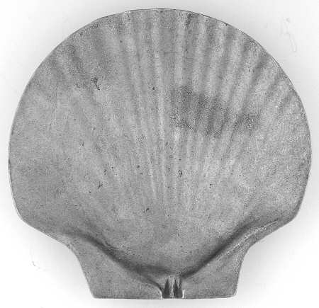 Armetale Hollowware (Non-Silver) Shell Ashtray