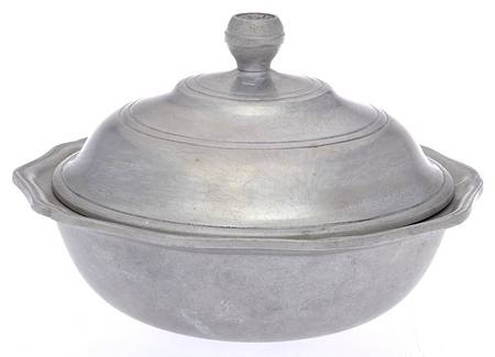 Queen Anne (Armetale, Hollowware, Glossy) Round Covered Vegetable Bowl