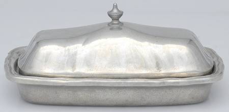 Queen Anne (Armetale, Hollowware, Glossy) 1/4lb Covered Butter with Liner