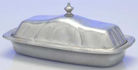 Queen Anne (Armetale, Hollowware, Glossy) 1/4 Pound Covered Butter