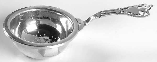 Putnam (Sterling, 1920) Solid Individual Overcup Tea Strainer