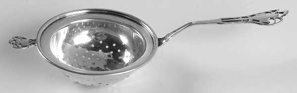 Putnam (Sterling, 1920) Solid Individual Overcup Tea Strainer