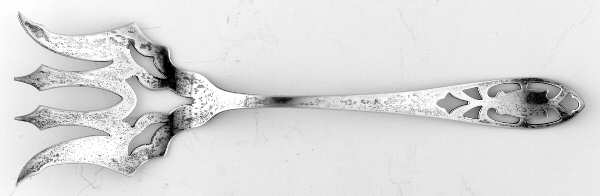 WED9 (Sterling) Large Solid Tined Sardine Serving Fork