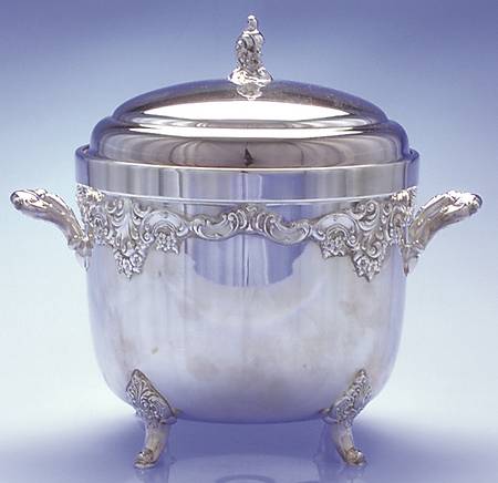 Baroque (Silverplate, Hollowware, Older) Ice Bucket W/Attached Liner & Lid