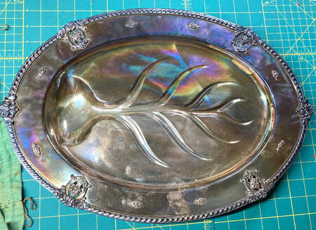 Rose Point (6702, Silverplate, Hollowware) Medium Plated Meat Platter with Well
