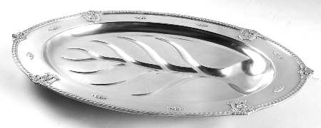 Rose Point (6702, Silverplate, Hollowware) Large Plated Footed Meat Platter with Well