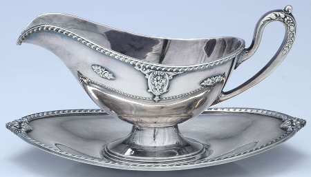 Rose Point (6702, Silverplate, Hollowware) Plated Gravy Boat & Underplate