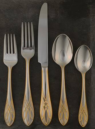 Lismore Gold (Stainless, Gold Accent) 5 Piece Place Setting