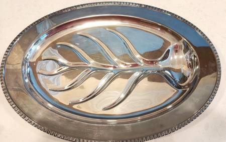 Castledon (Silverplate Hollowware) 18" 4 Toed Meat Platter with Well