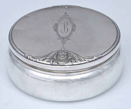 Sir Christopher (Strl, Hlwr, 4800-1, Hand Chased) Puff Box & Lid