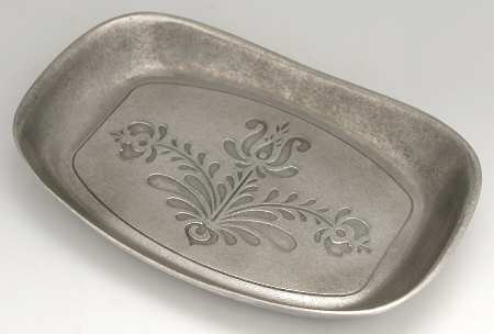Village (Armetale, Hollowware) Bread Tray