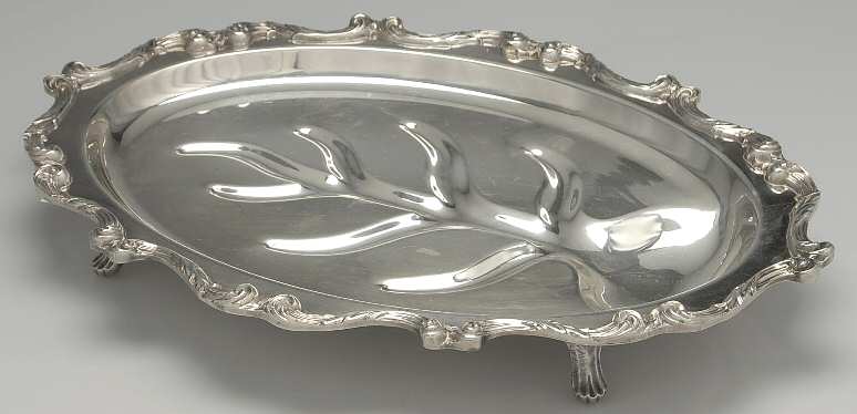 La Reine (Silverplate, Hollowware) Small Plated Footed Platter with Well