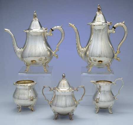 La Reine (Silverplate, Hollowware) 5-Piece Plated Tea Set (with Waste)