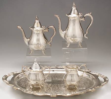La Reine (Silverplate, Hollowware) 5-Piece Silverplate Tea Set (with Tray)
