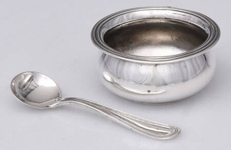 Commonwealth (Sterling, 1908, Hollowware) Sterling Open Salt and Spoon Individual