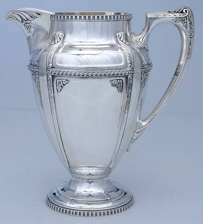Stradivari (Silverplate, Hollowware) 58 Oz Water Pitcher