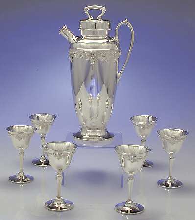 Grape (Silverplate, Hollowware) Plated Cocktail Set (Shaker & 6 Liquor Cocktail)