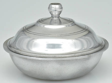 Plough Tavern (Armetale, Hollowware, Satin) 1 Quart Round Covered Casserole
