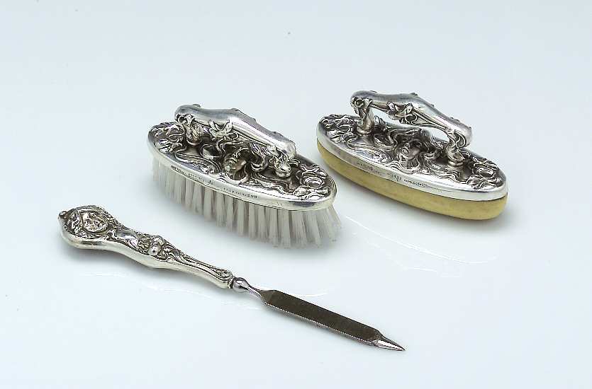 1447 (Sterling, Hollowware) Nail Brush