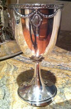Dorothy Q (Silverplate, Hollowware) Water Goblet