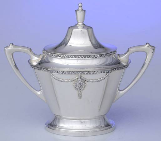 Dorothy Q (Silverplate, Hollowware) Sugar Bowl & Lid